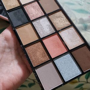 Makeup Revolution Palettes Combo