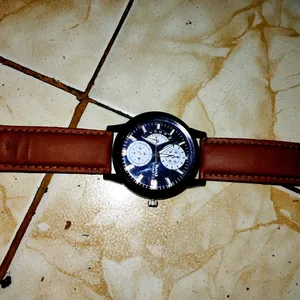 New Quartz Watch With Leather