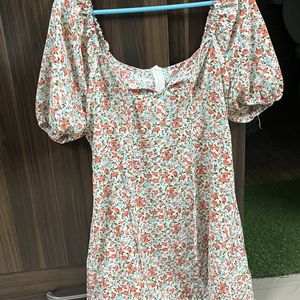 New Urbanic Flared Floral Sweetheart Neck Dress