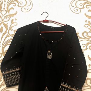 Fabulous Black Kurta Set