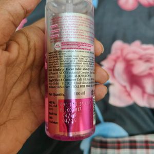 Dabur Gulabari Faceglow Cleanser