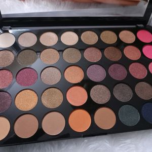 SWISS BEAUTY PROFESSIONAL EYESHADOW PALETTE