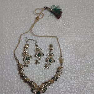 A artificial Jewellery Set