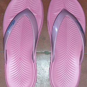 ALL OFFER ACCEPTED NEW Flipflops and Slippers