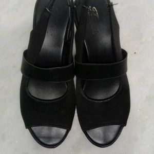 Girls Fancy Matte Black Footwear With Soles...