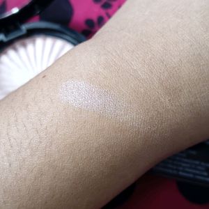 Swiss Beauty Highlighter