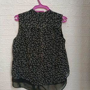 Very Good Condition Black Top For Sale