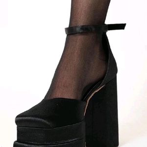 SALE BLACK PLATFORM HEELS!!!