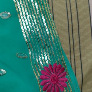 border flower saree