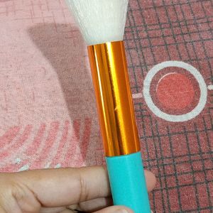 😍 Beautiful Blush Brush 😍