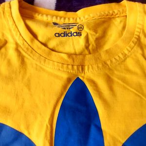 Adidas tshirt