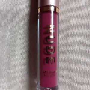 Its A Nude Magenta Lipgloss💟