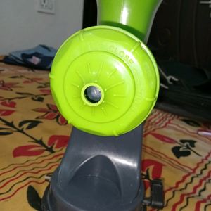 Hand Juicer And Mixer