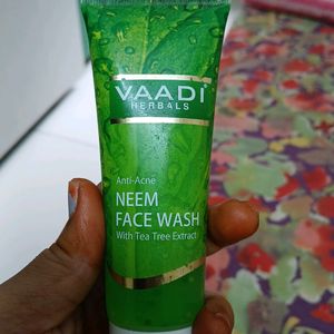 Khadi Shampoo And Vaadi Face Wash