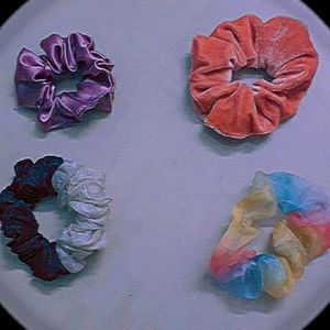 Soft Scrunchies For Hairs