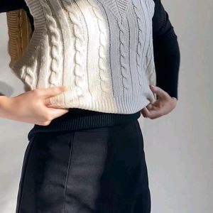 Cream Cable Knit Cropped V-neck Sweater Vest.