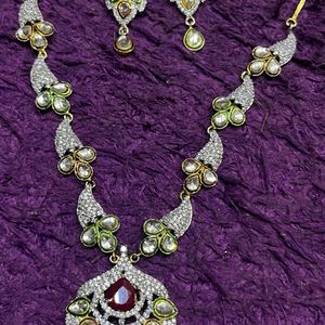 Majestic Glow: Kundan Pearl Drop Necklace**