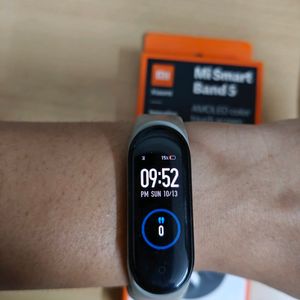 MI Smart Band 5