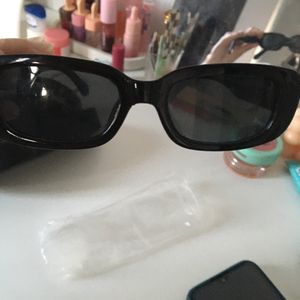 Retro Black Sunglasses