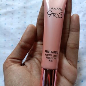 Laxme 9 to 5 foundation- Neutral Medium N220