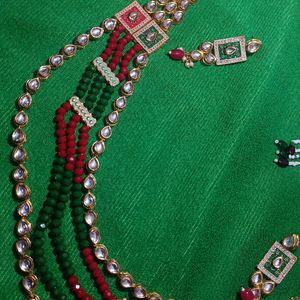 Green N Red Kundan Set