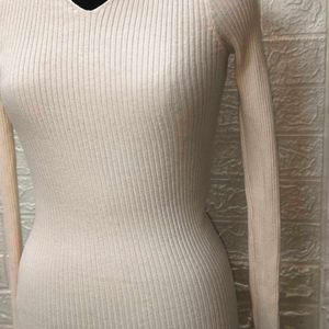 White Polo Neck Sweat Shirt For Small Size Women