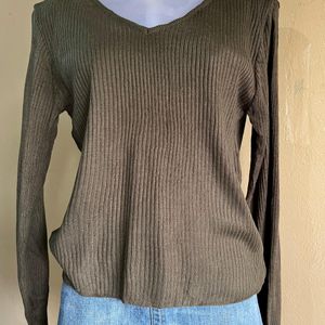 Olive Green V-neck Sweater 🎀