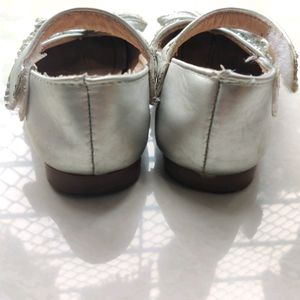 Girls Sandal In very Good Condition