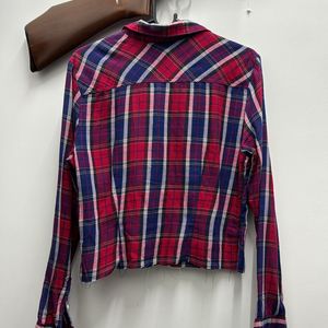 H&M Street Crop shirt Navy and Red