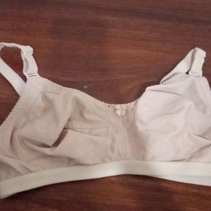 Full Cup Bra In Excellent Condition