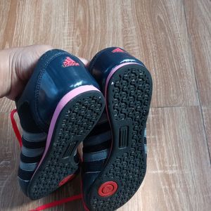 Adidas Sneakers