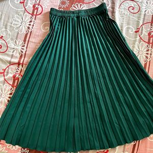 Green Pleated Skirt!!