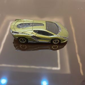 Tomica lamborghini Sian 1:66 Mermaid Green