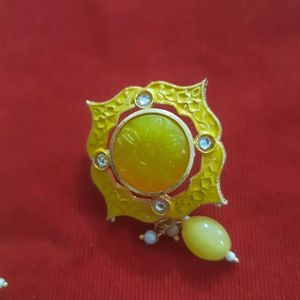 Kundan Earing Studs.. YELLOW COLOR