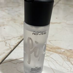 MAC Setting Spray - New With Tag