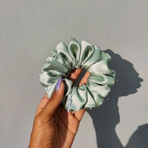 Handmade Scrunchies – Soft, Durable, and Stylish H