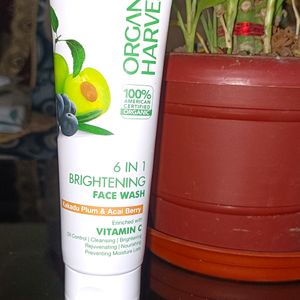 Organic Harvest 6-in-1 Brightening Face Wash