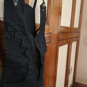 Aesthetic Black Dungaree With Button Detailing