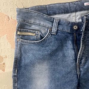 Stretchable Men’s Jeans In Perfectly New Condition