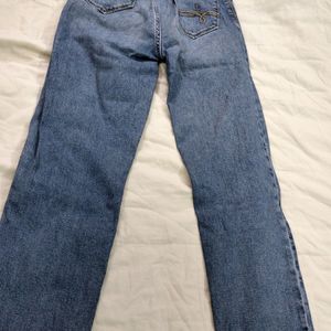 Jeans(Levi's, Denizen)(28)(Straight Fit)(Tucks Can