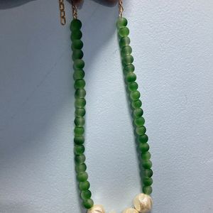 Pretty Green Shade necklace