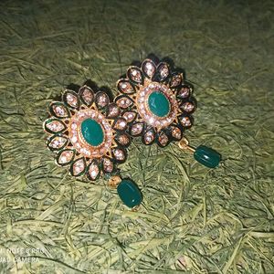 Beautiful Green Earrings Or Studs