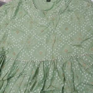 Green Top Size XL