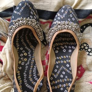 Beautiful Juthi Sandals