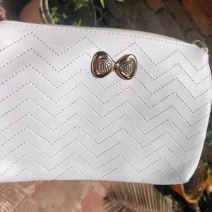 Women White Sling Bag With Attractive Print