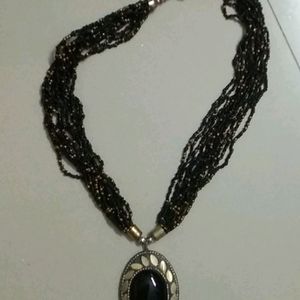 Beautiful Black Pendant blac Beads Necklace