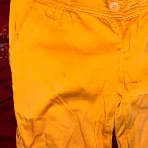 Fitted Mustard Jeans