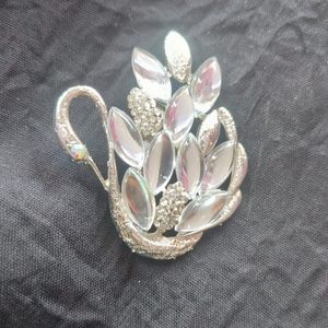 Silver Swan Saree Pin