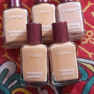 Lakme Perfecting Liquid Foundation