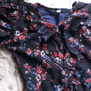 BRAND NEW FLORAL DRESS.